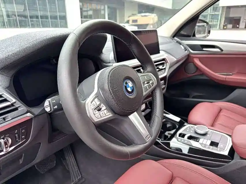 BMW iX3