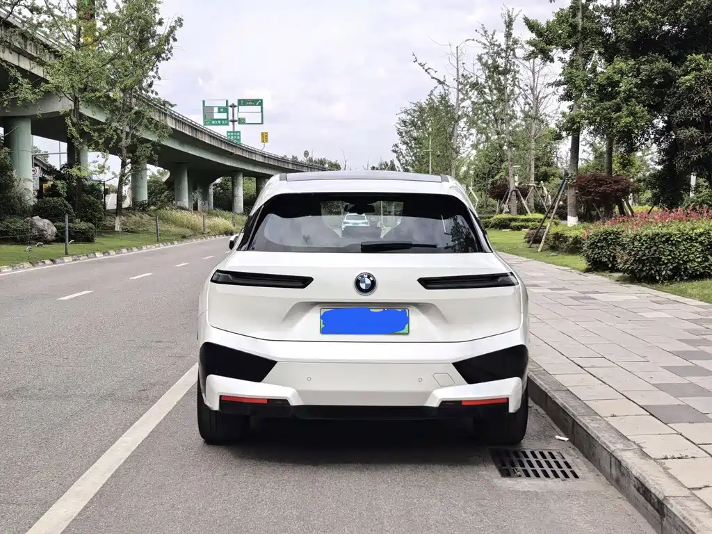 BMW iX — миниатюра 5