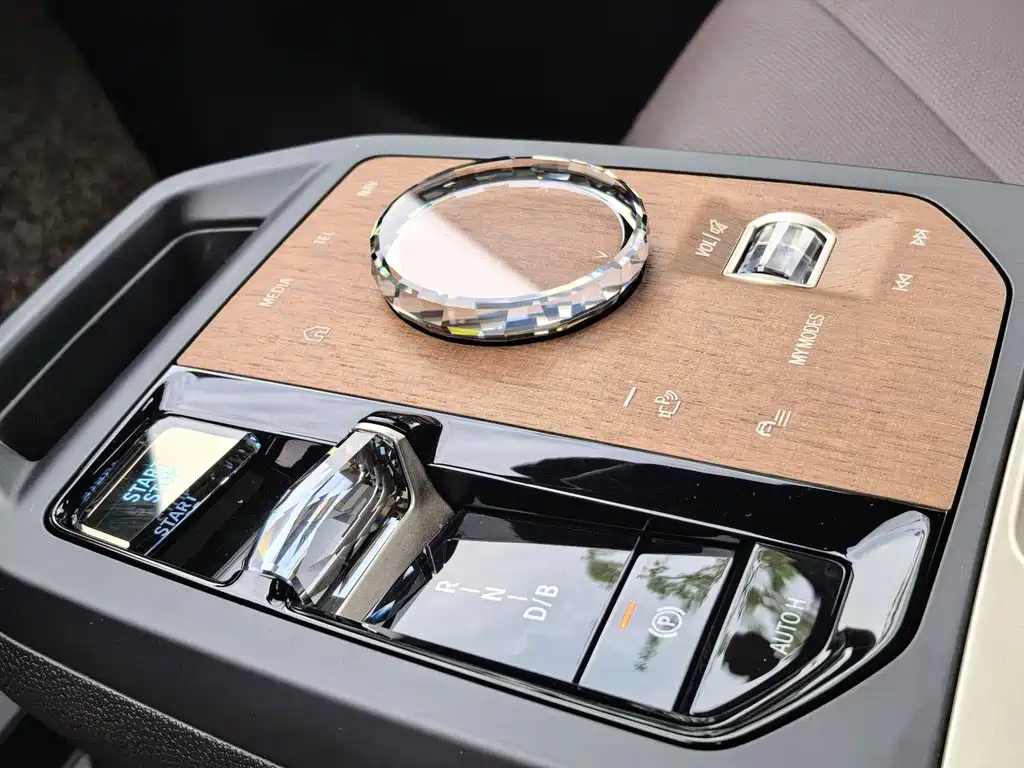 BMW iX — миниатюра 11