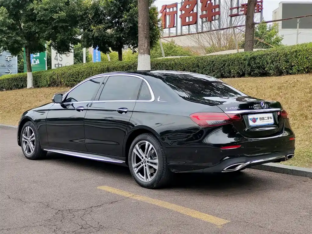 MERCEDES-BENZ E CLASS