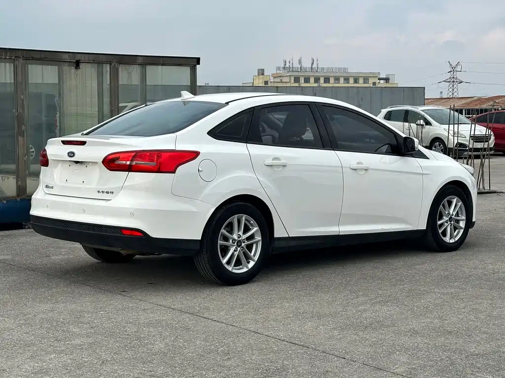 Ford Focus — миниатюра 4