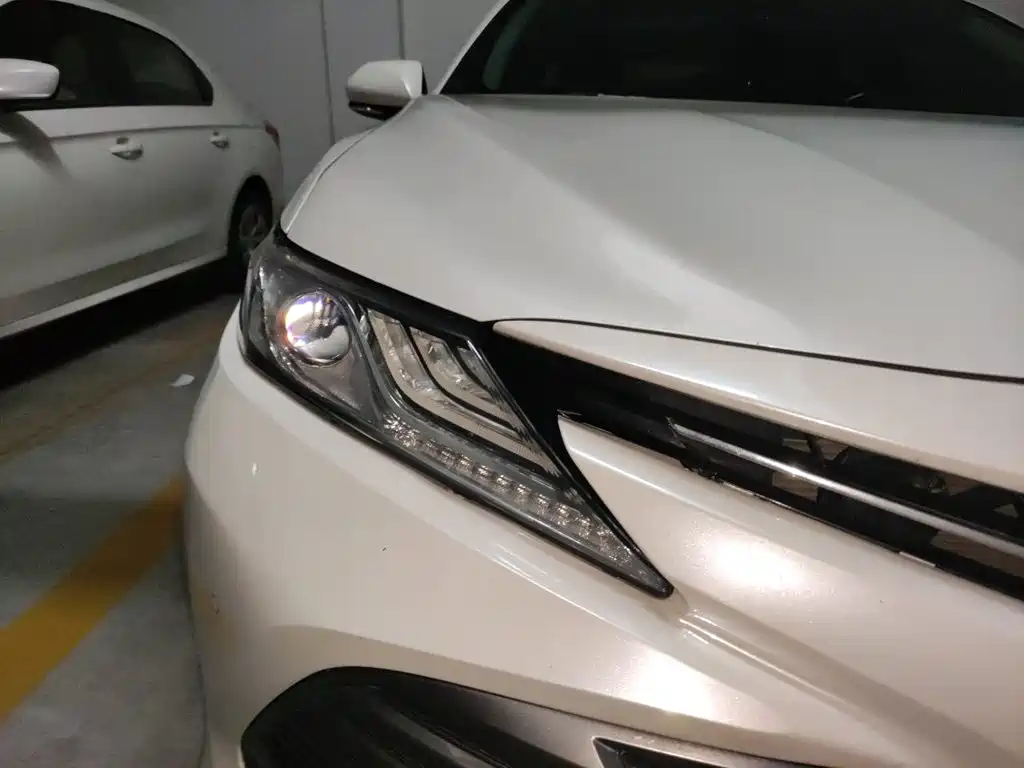 Toyota Camry — миниатюра 7