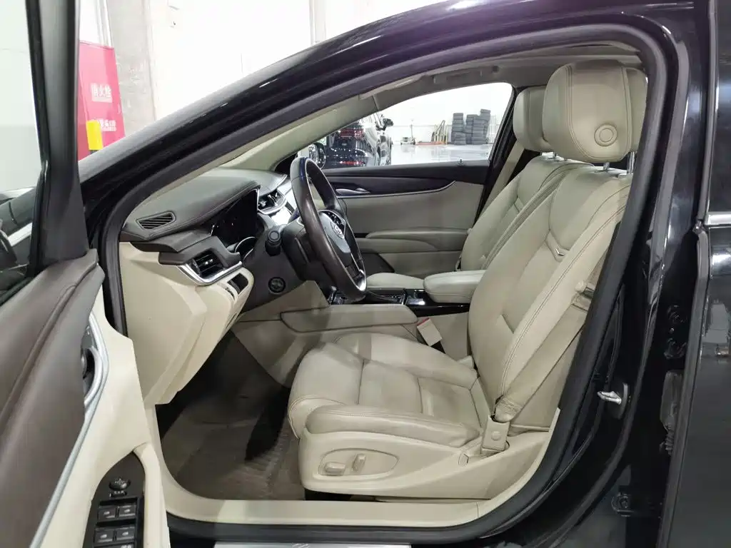 Cadillac XTS 2015 28T Comfort