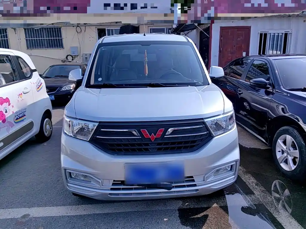 Wuling Hongguang V — миниатюра 3