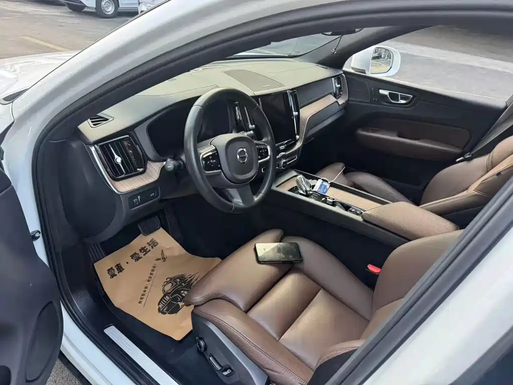 Volvo XC60 — миниатюра 7
