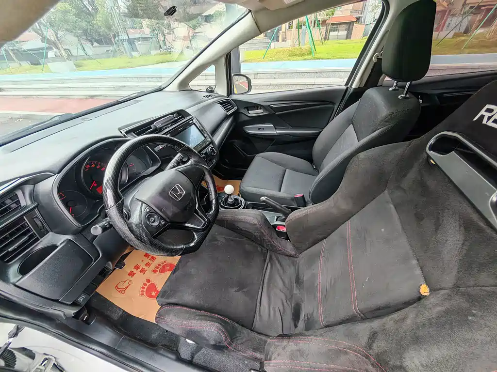Honda Fit — миниатюра 13