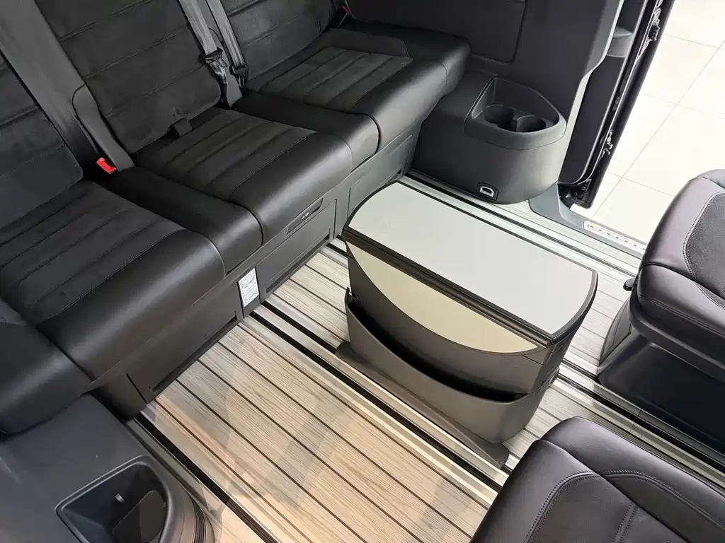 Volkswagen Multivan — миниатюра 20