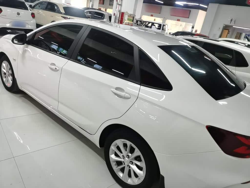 Chevrolet Monza 1.5 л 2023 г. Белый, пробег 43600 км