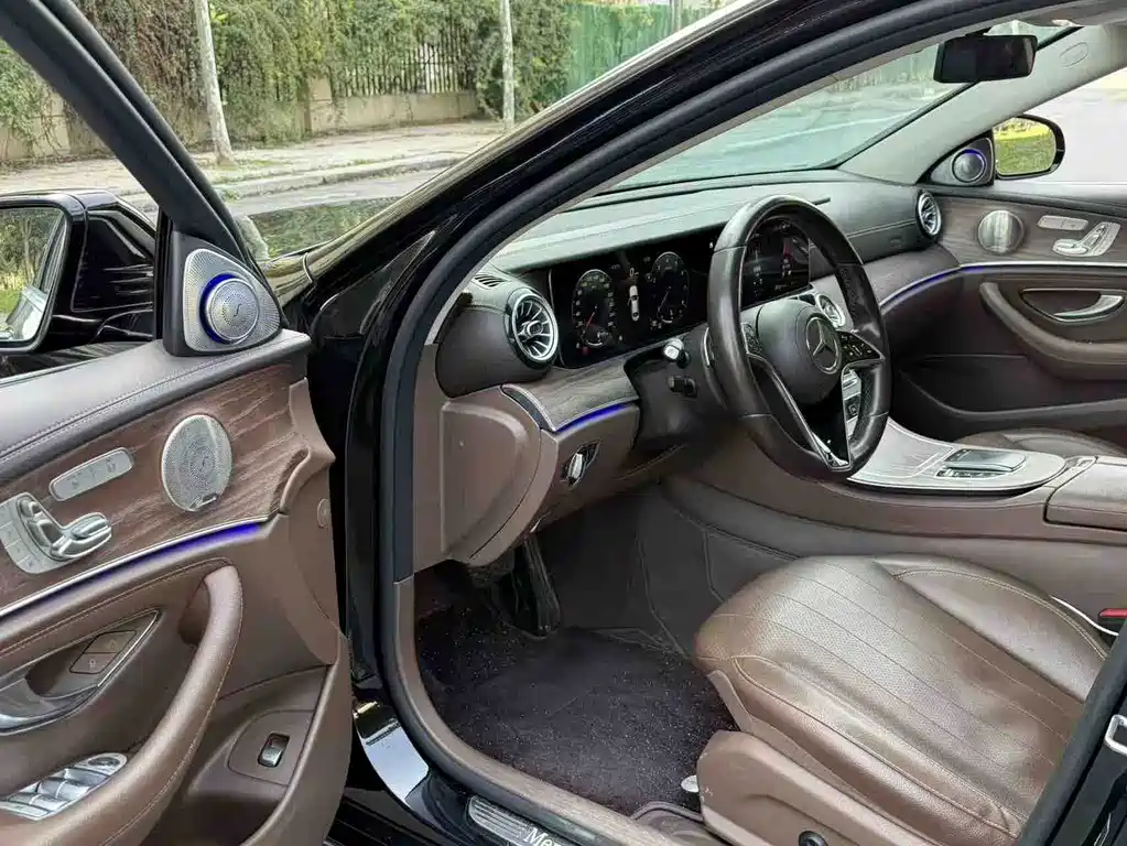 Mercedes-Benz E-Class — миниатюра 4