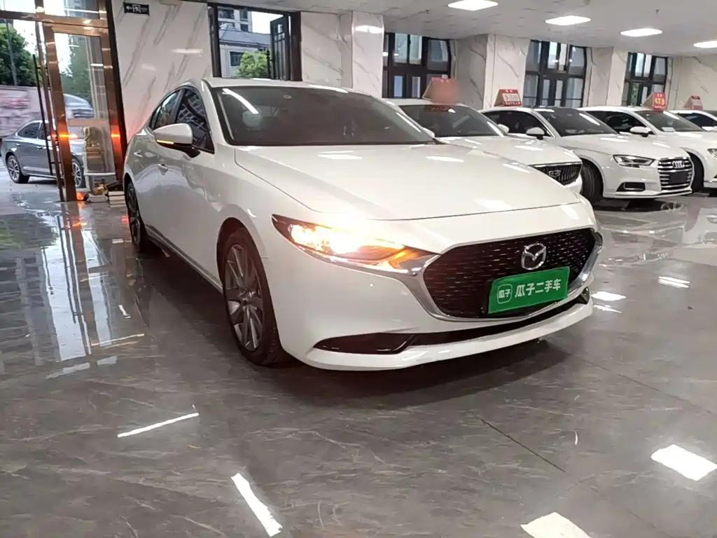 Mazda 3 Axela — миниатюра 4