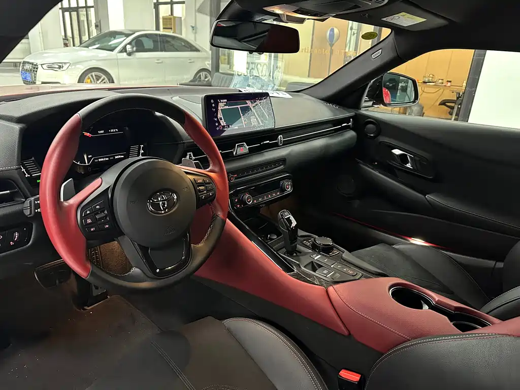 Toyota Supra — миниатюра 8