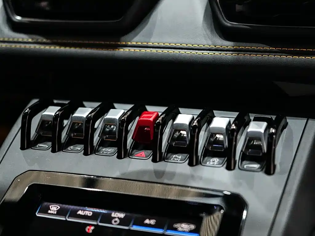 LAMBORGHINI HURACÁN