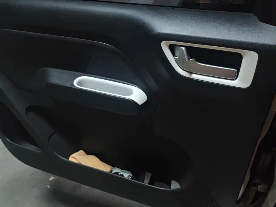 Wuling MINIEV — миниатюра 7