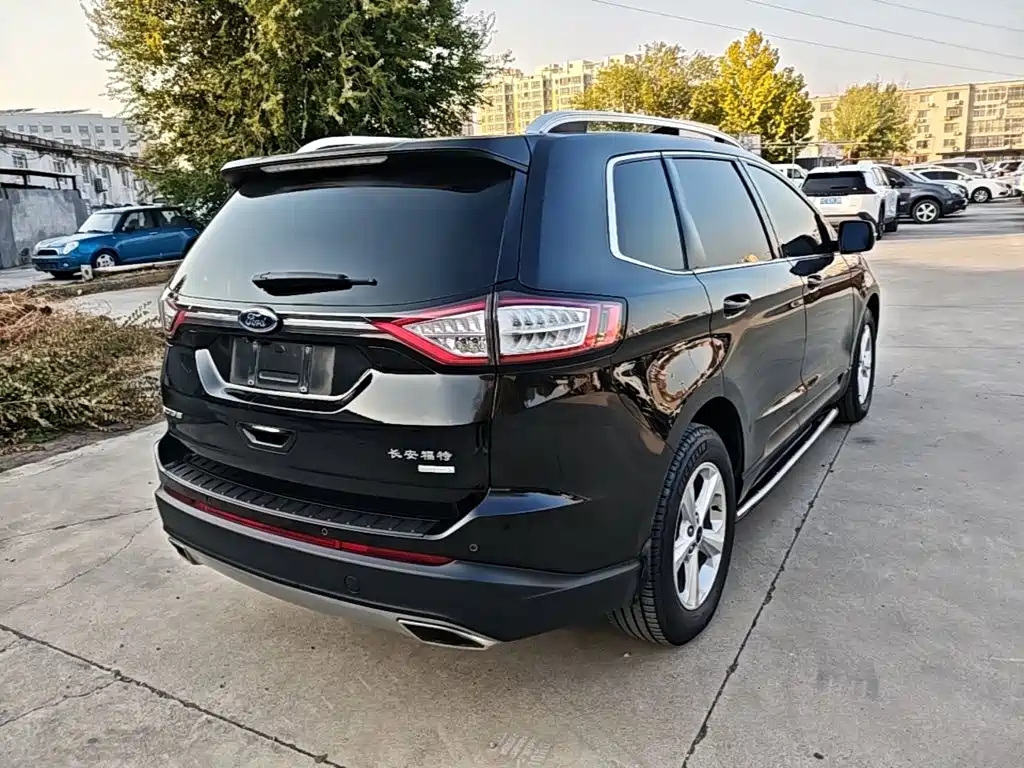 Ford Edge — миниатюра 7