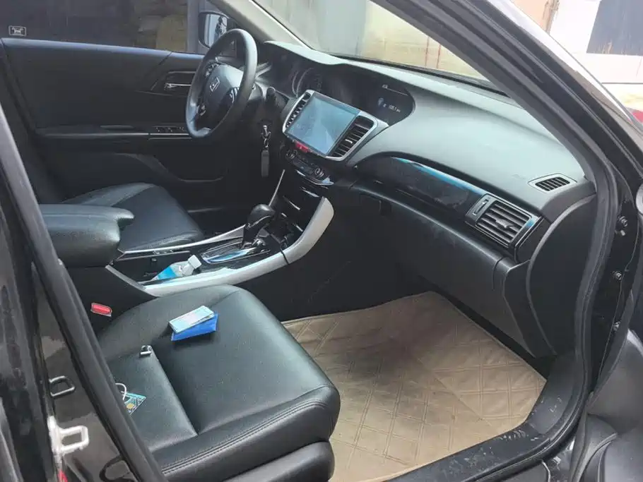 Honda Accord — миниатюра 8