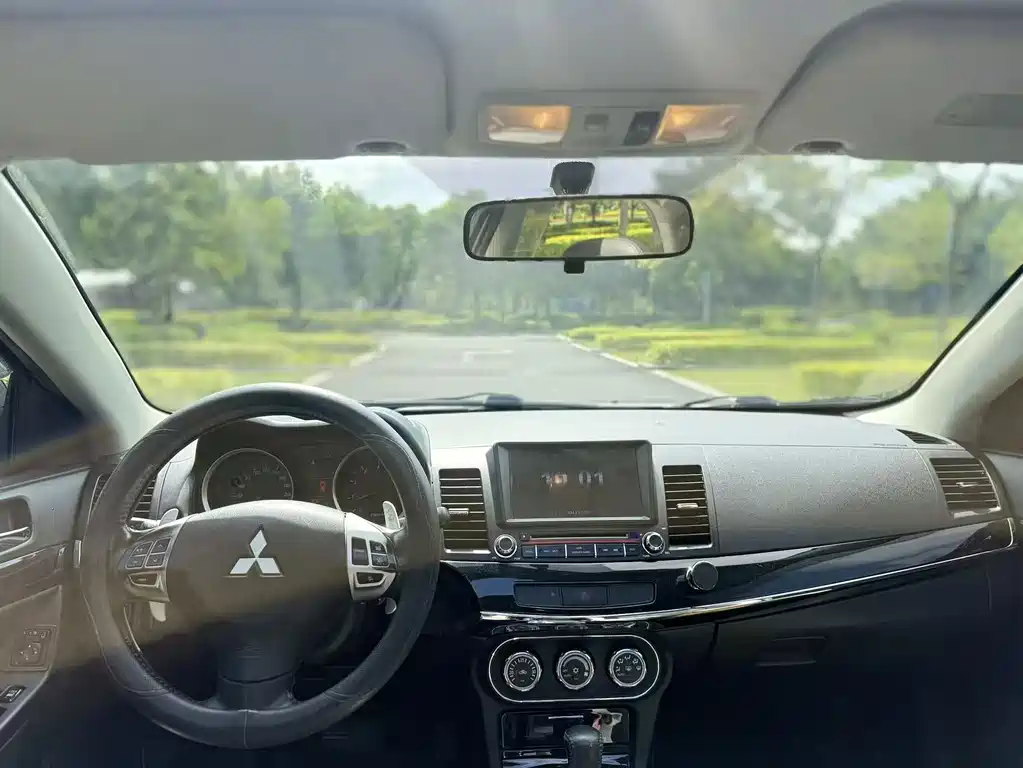 Mitsubishi Lancer EX — миниатюра 8