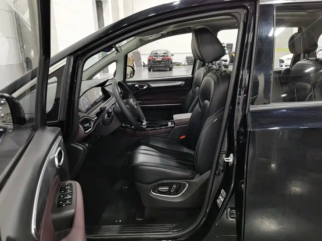 GAC Motor Trumpchi M6 — миниатюра 10
