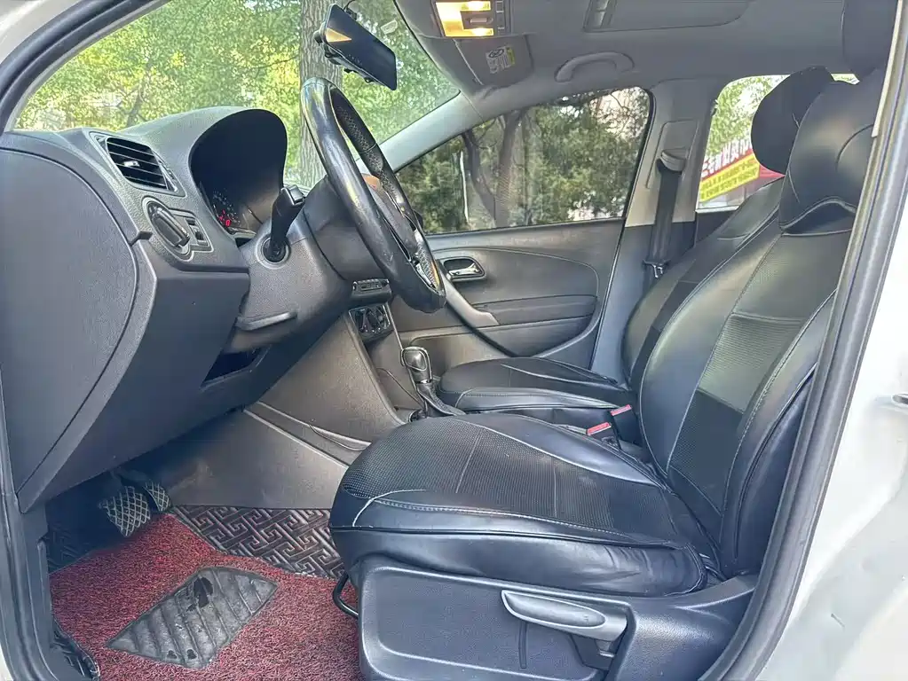 Volkswagen Polo 2016 1.6L AT Comfort