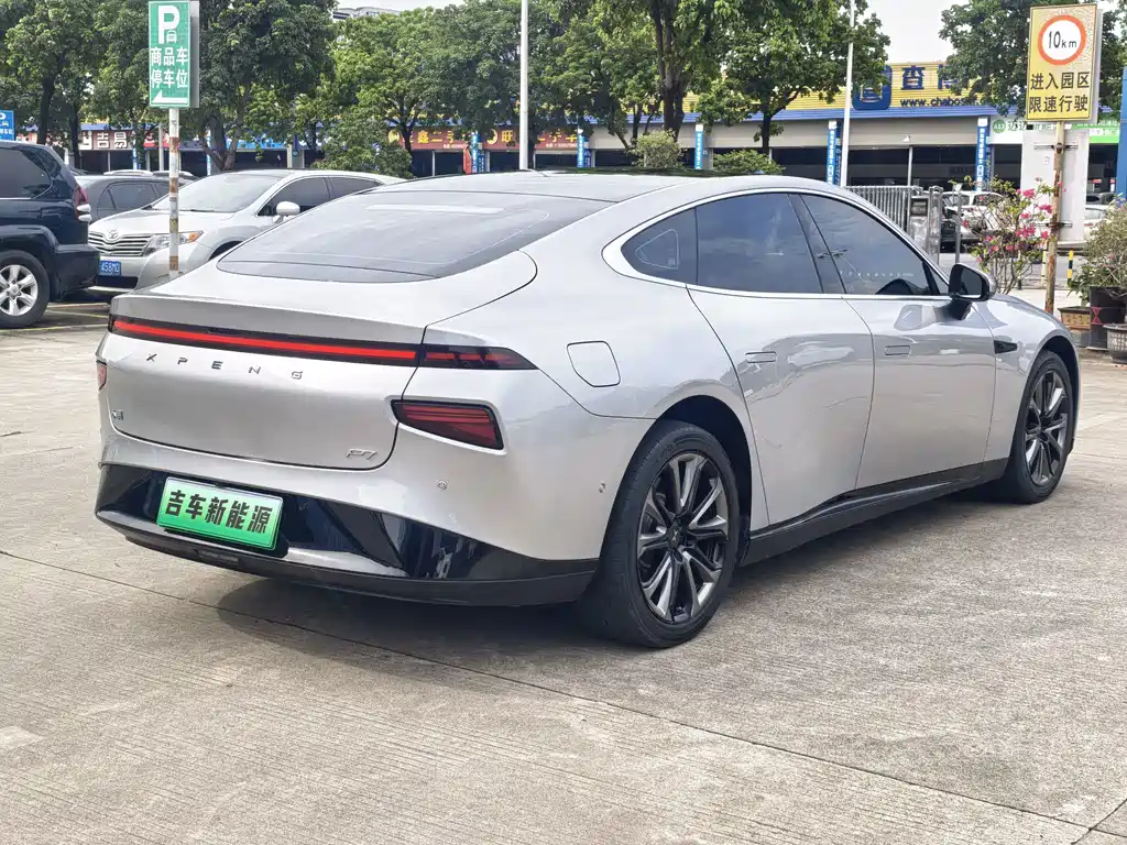 XPeng P7 — миниатюра 15