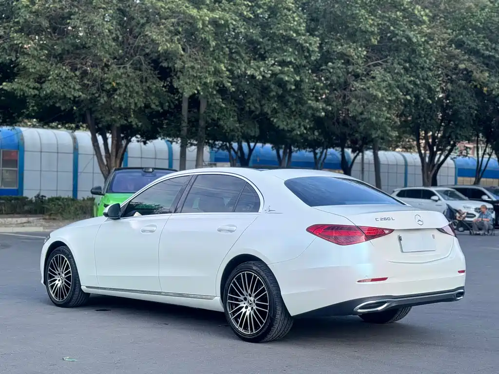 Mercedes-Benz C-Class — миниатюра 12
