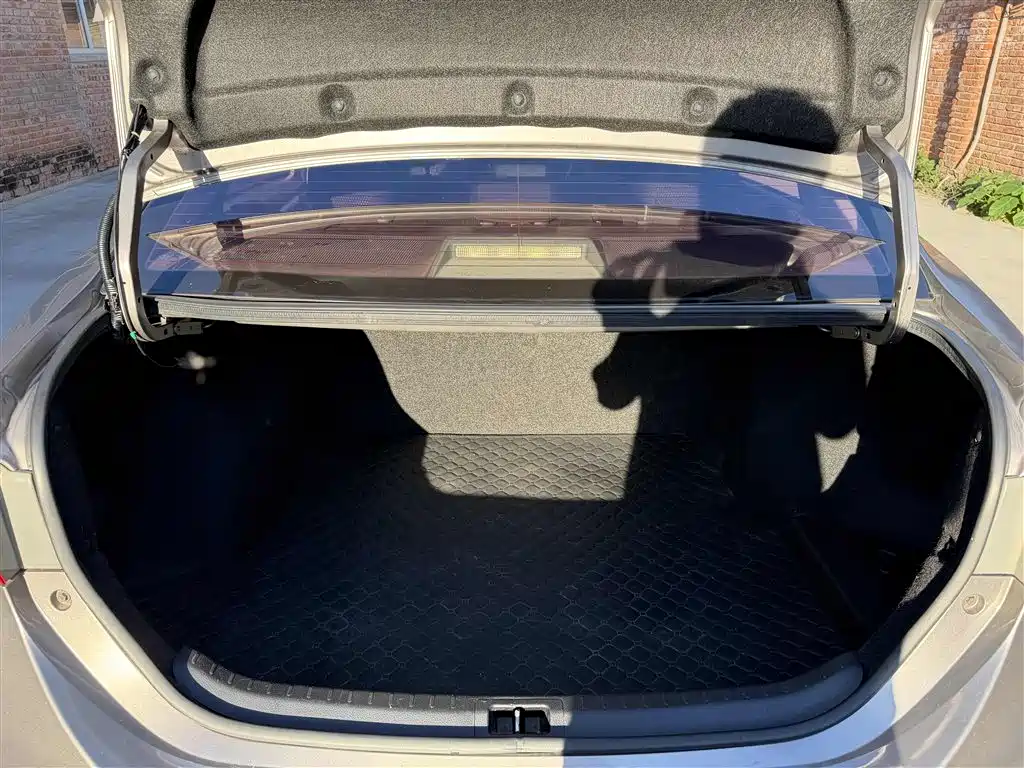 Toyota Corolla — миниатюра 16