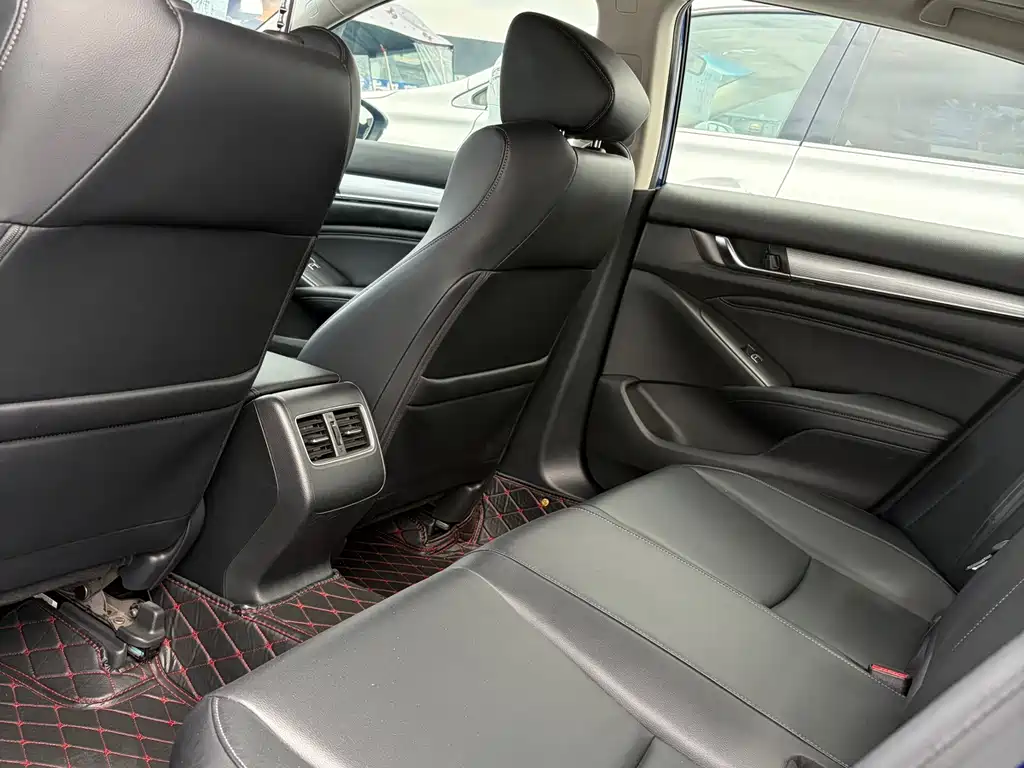 Honda Accord — миниатюра 8