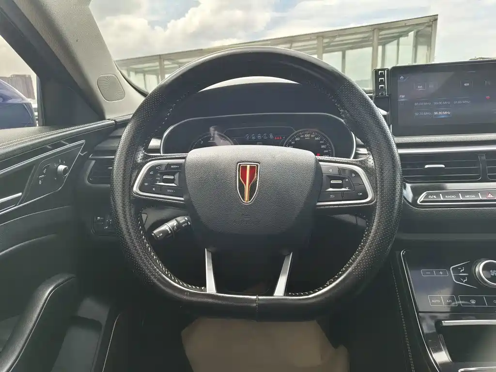 Hongqi Hongqi H5 — миниатюра 9