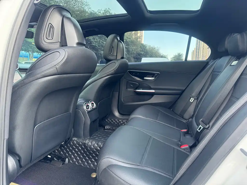 Mercedes-Benz C-Class — миниатюра 5