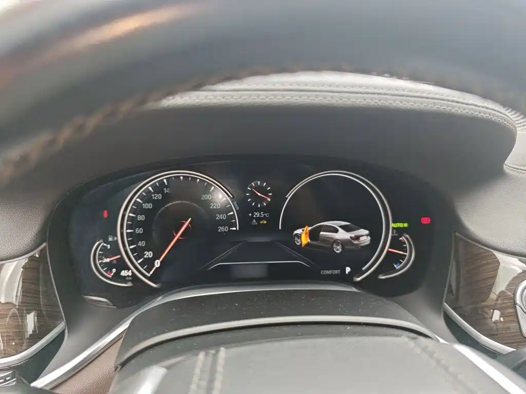BMW 7 Series — миниатюра 4