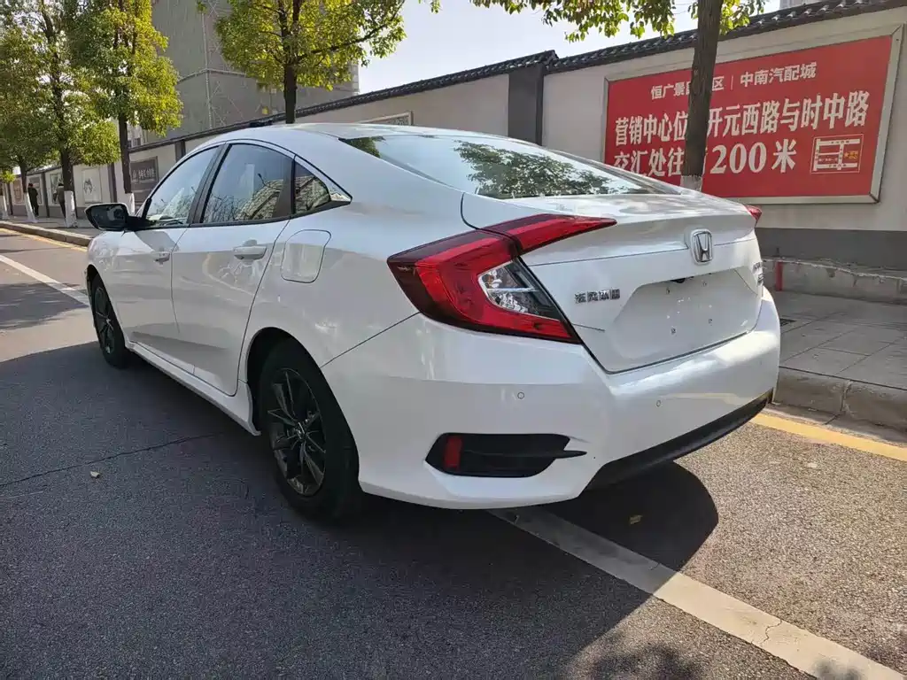 Honda Civic — миниатюра 4
