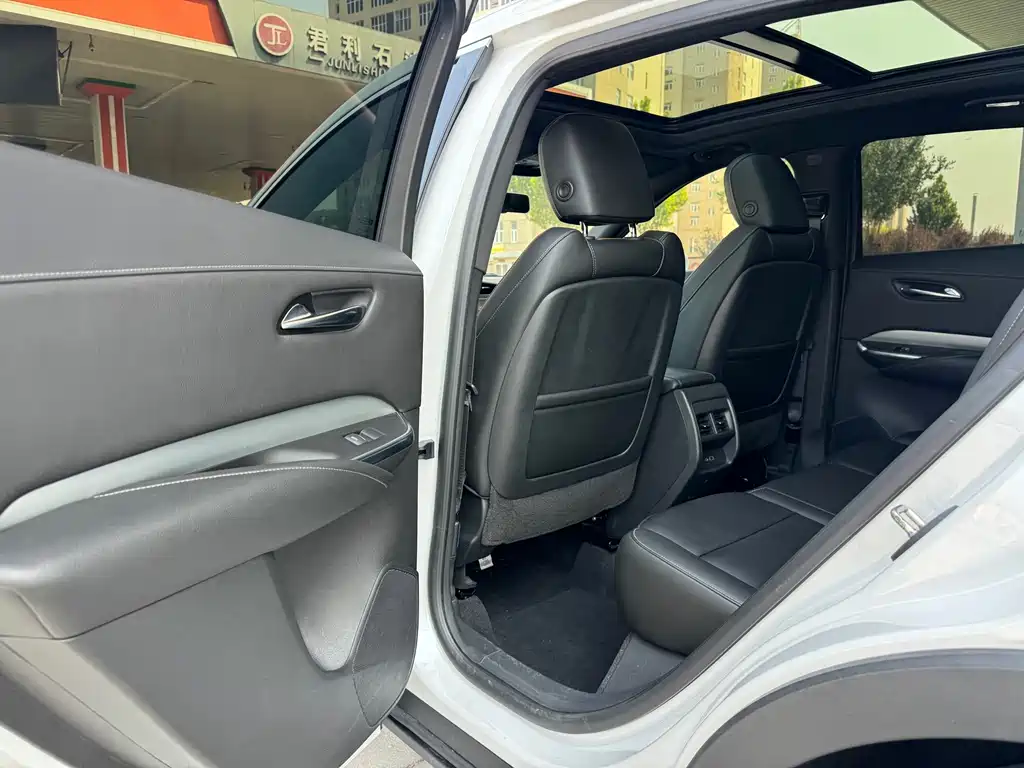Cadillac XT4 — миниатюра 10