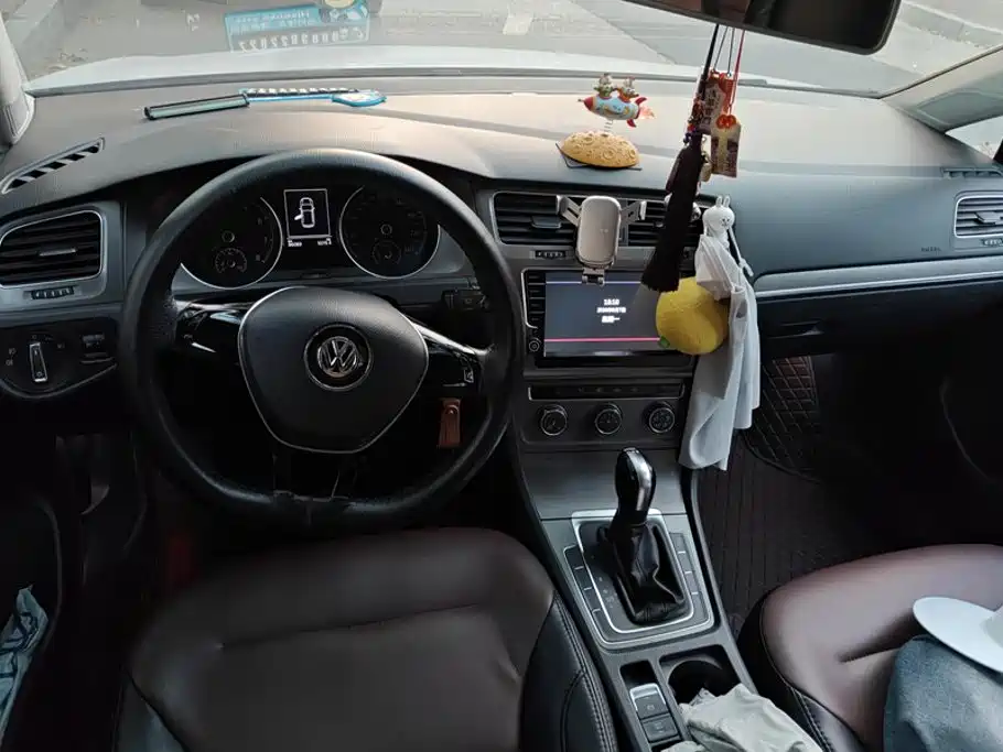 Volkswagen Golf — миниатюра 12