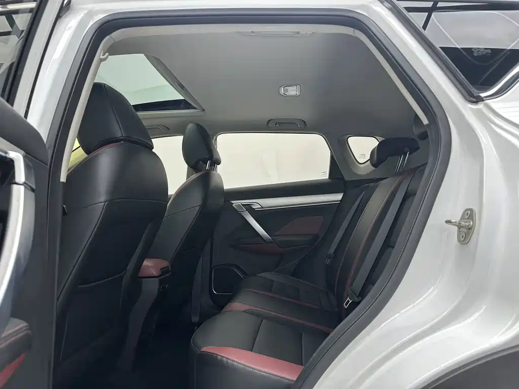 Geely Binyue — миниатюра 6