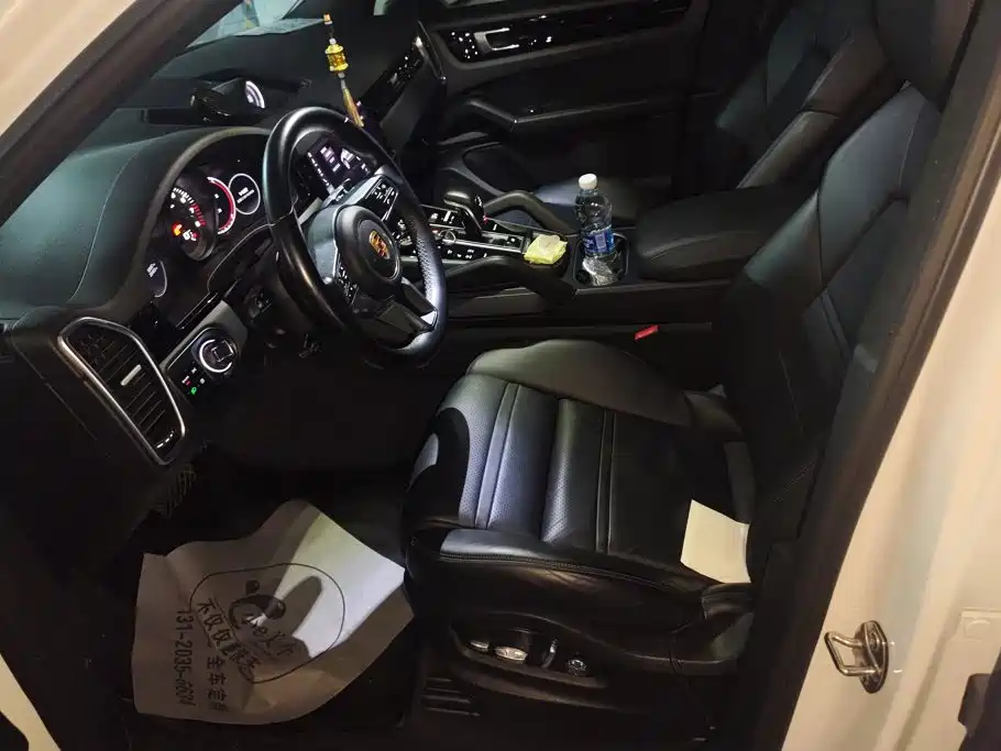 Porsche Cayenne — миниатюра 9