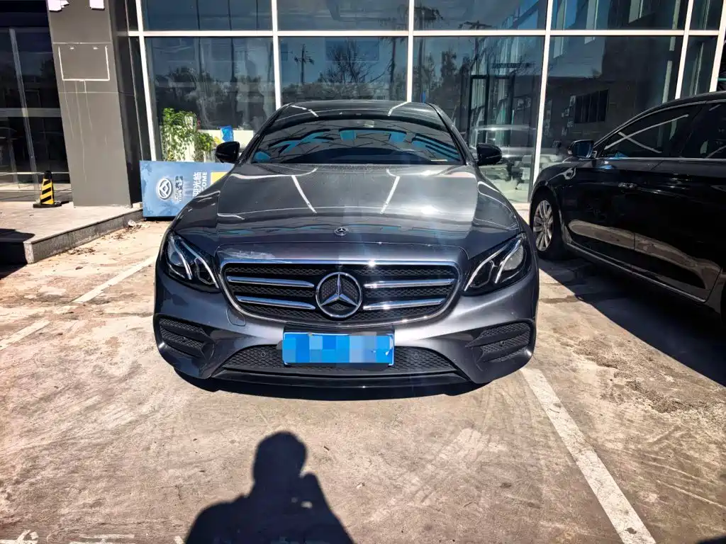 Mercedes-Benz E-Class (Import) — миниатюра 3