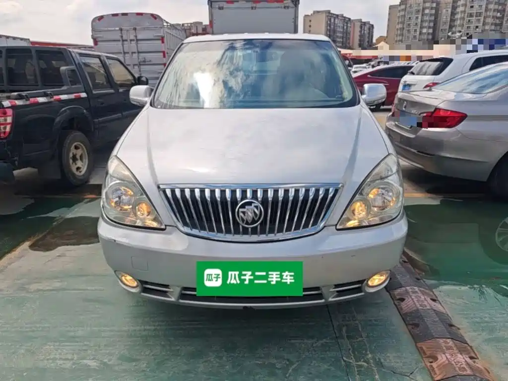 Buick GL8 — миниатюра 3