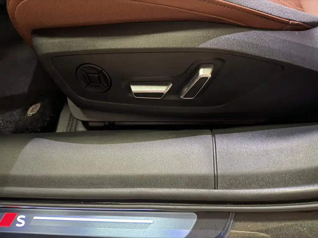 Audi A5L — миниатюра 9