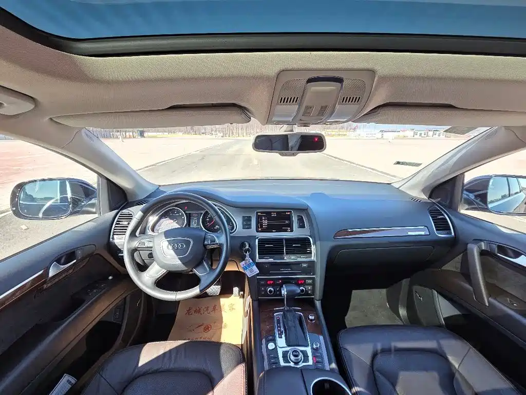 Audi Q7 — миниатюра 5