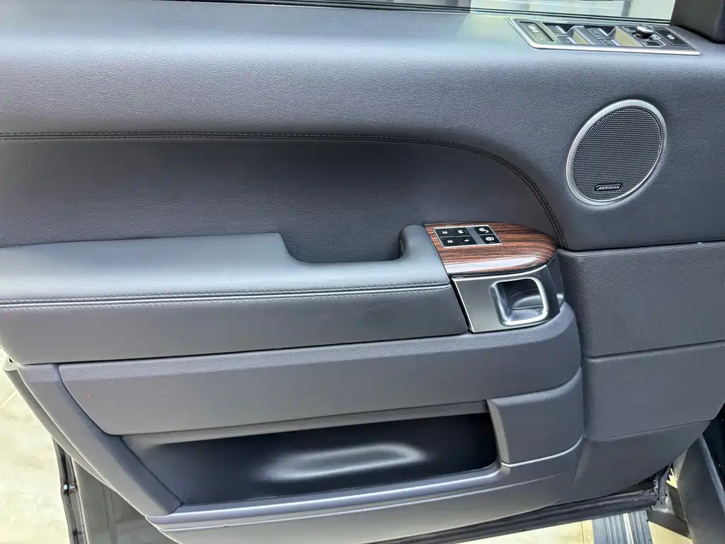 Land Rover Range Rover — миниатюра 19