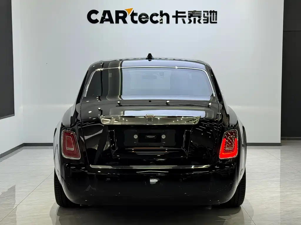 Rolls-Royce Phantom — миниатюра 5