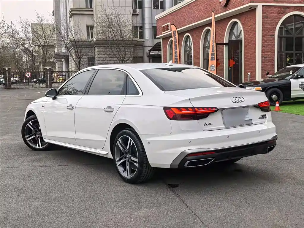 AUDI  A4L