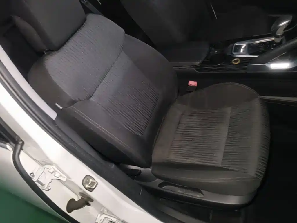Peugeot 3008 — миниатюра 25