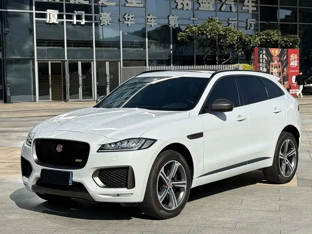 Jaguar F-PACE 2021