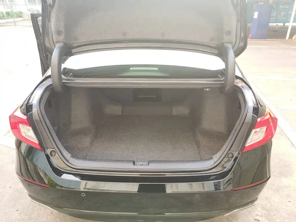 Honda Accord — миниатюра 17
