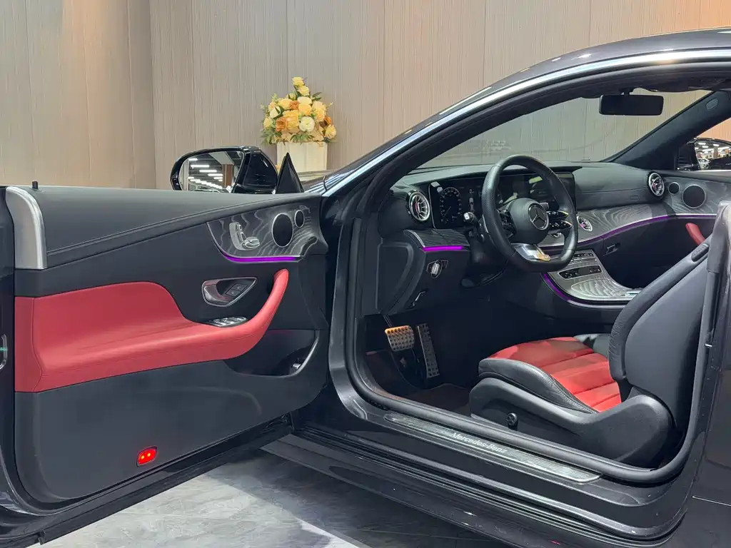 MERCEDES-BENZ E CLASS