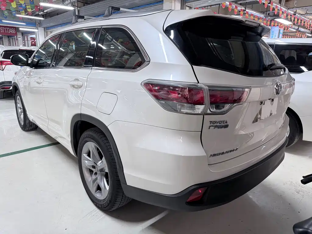 Toyota Highlander — миниатюра 17