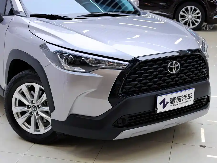 Toyota Corolla Cross — миниатюра 11