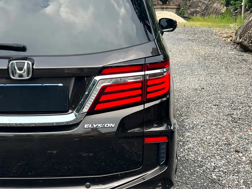 Honda Elysion — миниатюра 7