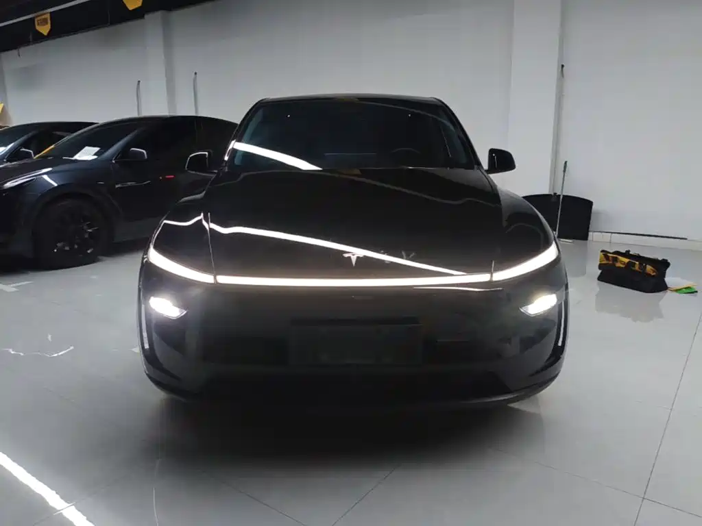 Tesla Model Y — фотографии объявления, Фото 4