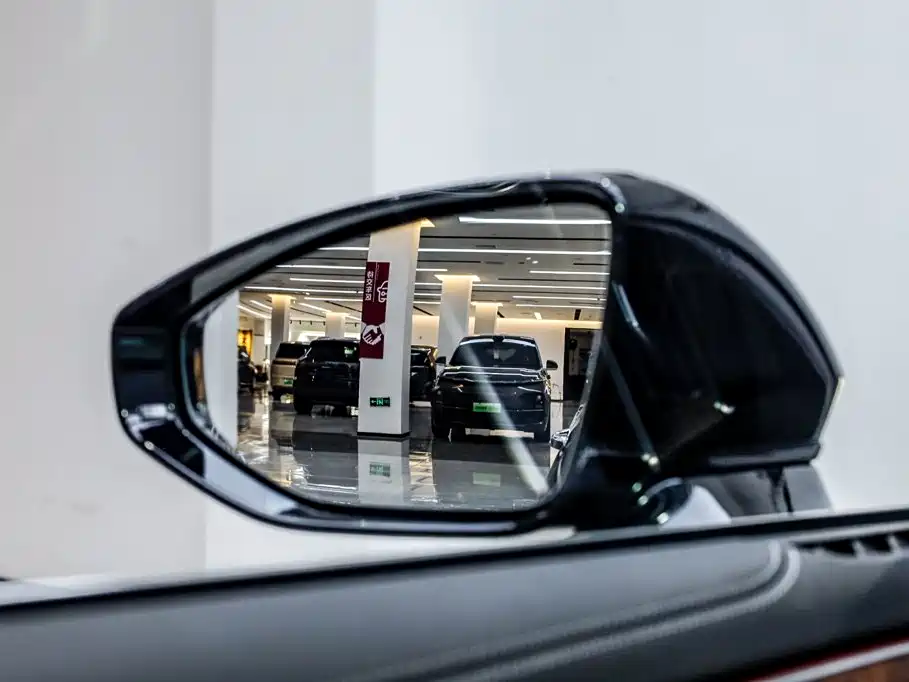 Audi A8 — миниатюра 32